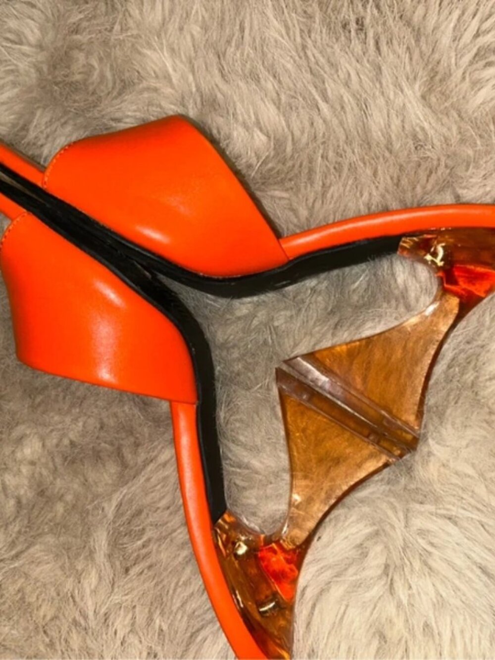 High Heels. - Picture 2 of 2